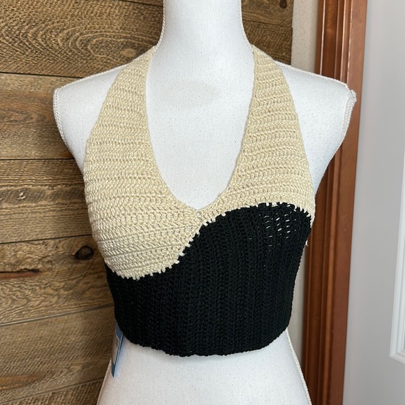 VRG GRL Tops - VRG GRL Crochet Cropped Top Cream Black Halter Neck Sleeveless Size Medium NWT